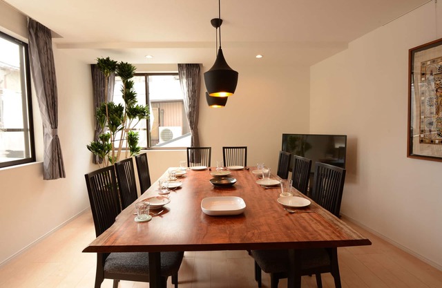 A charming cluster of 5 renovated trad modern houses, Max 30 ppl, "Uan/Sora"