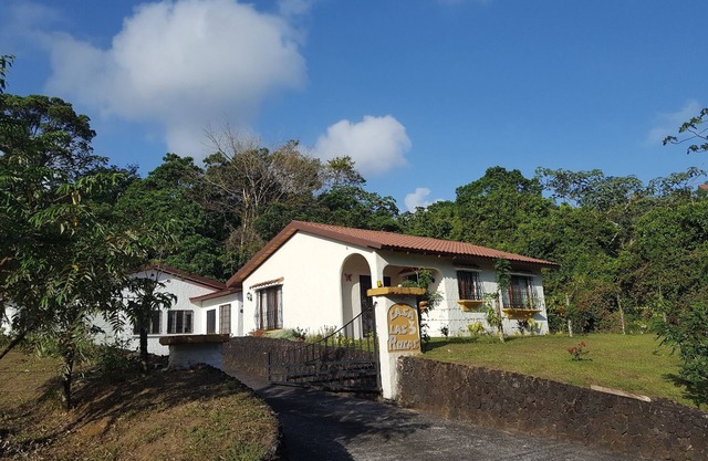 A charming house surrounded by beautiful nature. Cosy, WiFi & fully equipped.