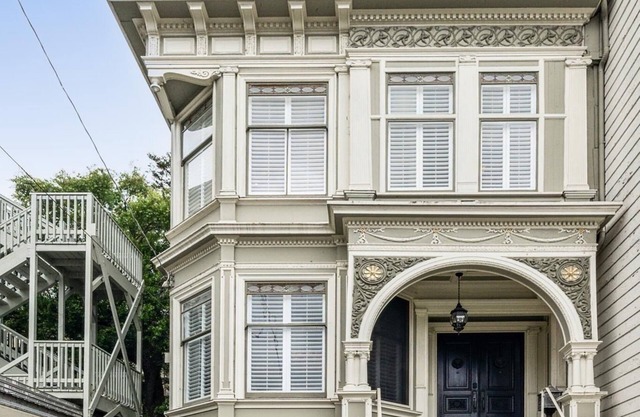 A charming Victorian home in SF's historic Haight-Ashbury district