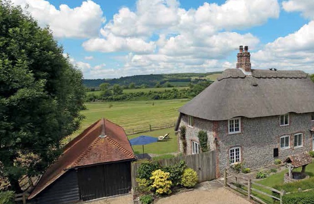A chic country cottage idyllically situated in the glorious Arundel countryside.