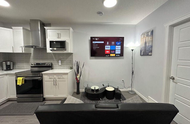 A Clean One Bedroom Seconday Suite