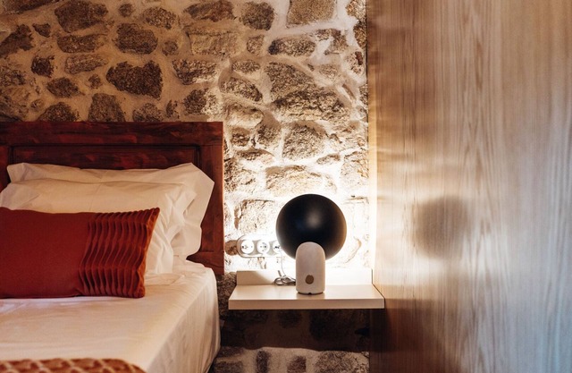 a cosy contemporary one-bedroom studio unit with 31 m2