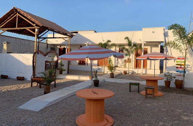 A cozy and quiet space, close to Beach Park!