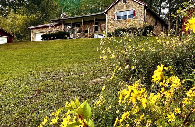 A cozy country home near Nolin Lake, Blue Holler ATV Park and Mammoth Cave