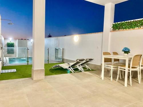 A Estrenar Villa Gallardo 3 con Piscina Privada - Soló Parejas o Familias