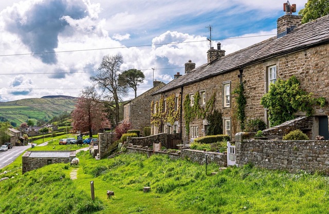 A fantastic cottage, w/free wifi, secure bike storage, stunning views & a stones throw from the pub
