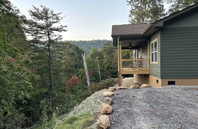 A Fantastic View Sylva- WCU - Cherokee - Dillsboro-Pet Friendly