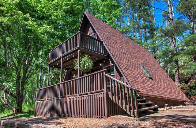 A-frame Cabin near Mt. Mitchell!
