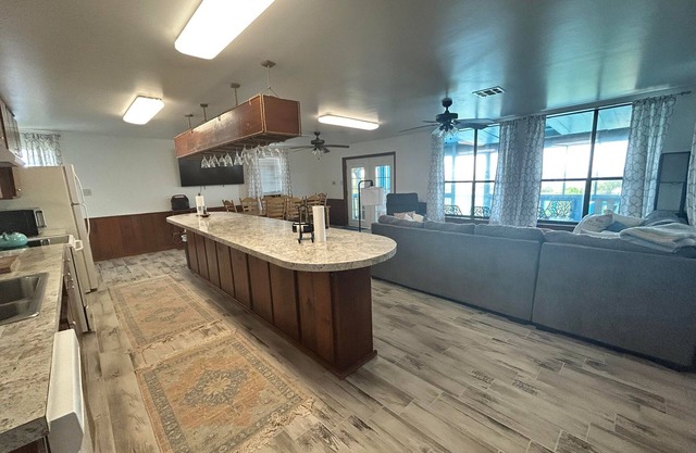 A Grand St-isle, beachfront - Coastal Realty Group