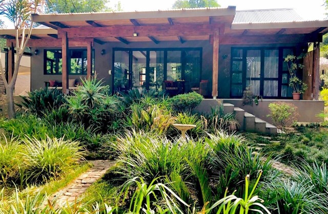 A Hidden Gem! 3-Bedroom Getaway House in Edenburg