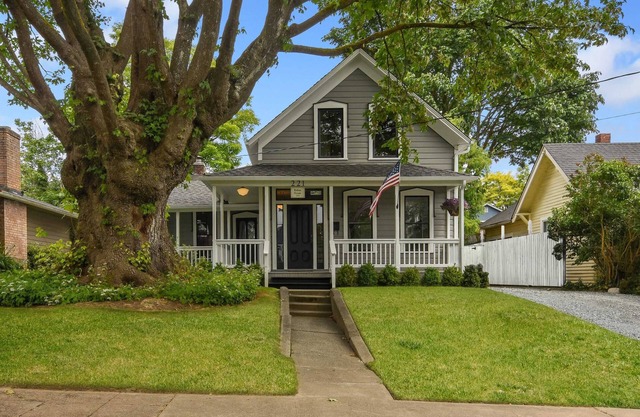 A Historic Snohomish Home [The Walton House-1889]