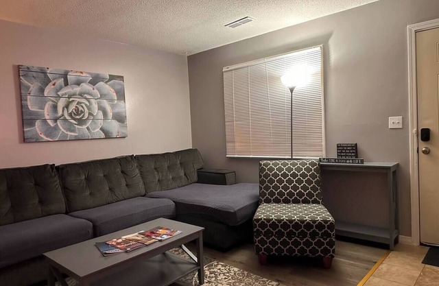 ~A Home Away From Home~Sleeps 8~nn