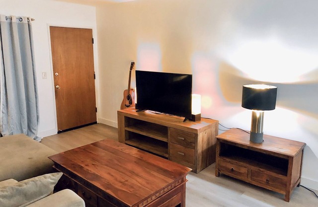 A Large Lovely 1 Bedroom 1 bath in a fantastic location adjacent West Hollywood