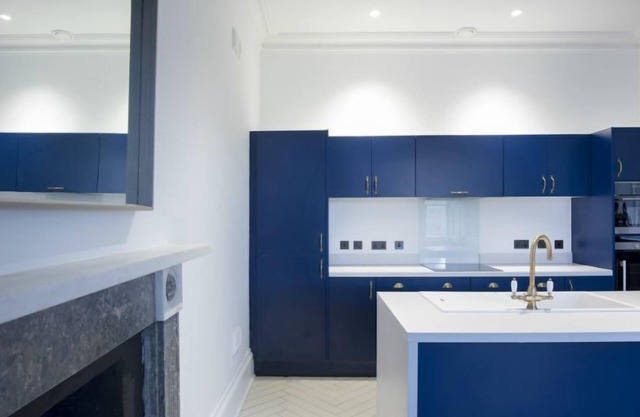 A lews castle that sleeps 6 guests in 3 bedrooms