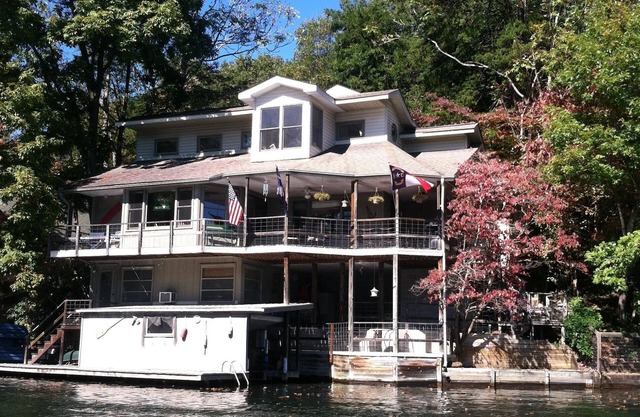 ~A~ Little Bit of Heaven on Lake Lanier - Convenient to TIEC