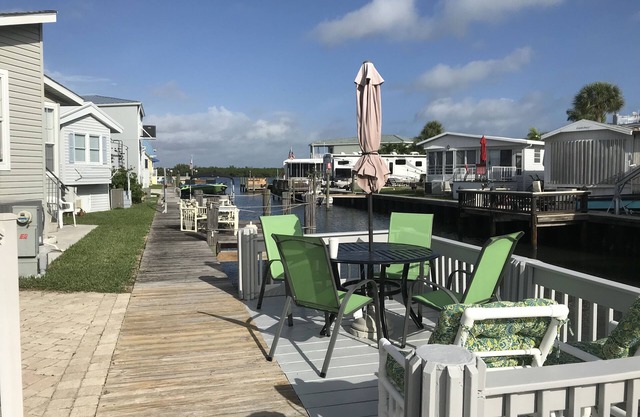 A Little Piece of Peace-Nettles Island