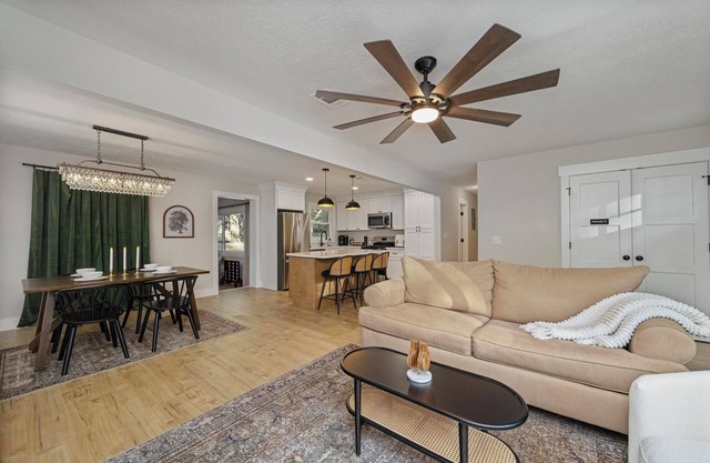 A luxurious coastal escape centrally located to EVERYTHING!