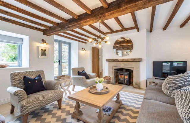 A luxury holiday cottage in the Cotswolds - Manor Farm Cottage