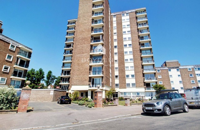 A modern seafront apartment offering amazing views of the seafront and greensward