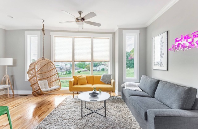 A modern two-bedroom/2.5 Bathroom townhome in East Nashville. Come enjoy this amazing rooftop! Our home includes a spacious garage for two vehicles. This newly built home is only a 10-min drive to most attractions including Broadway, Nissan Stadium,