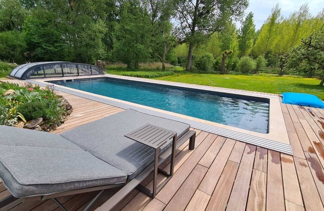 A natural setting with heated swimming pool in the heart of the Loire castles
