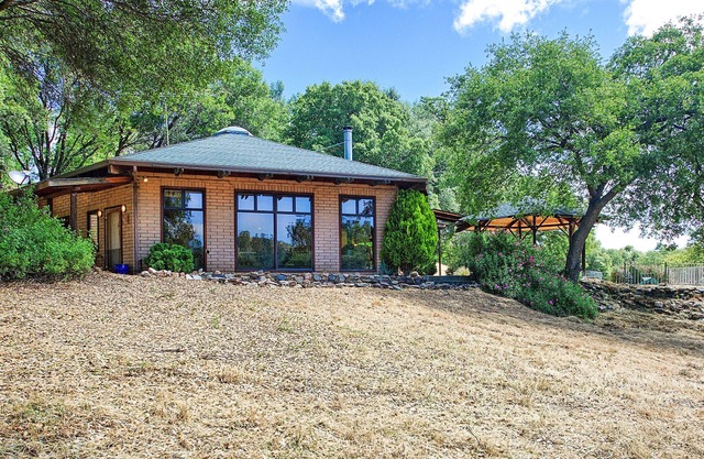 A piece of paradise at this 20 acre hideaway