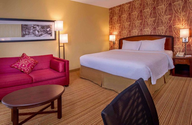 A Place You'll Surely Enjoy! Free Parking, Pets Allowed, Onsite Swimming Pool