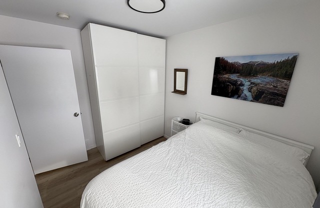 A professional come and go, centrally located, rental for workers or visitors.