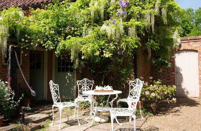 A quirky character cottage in a Nature Reserve - Cissys Cottage