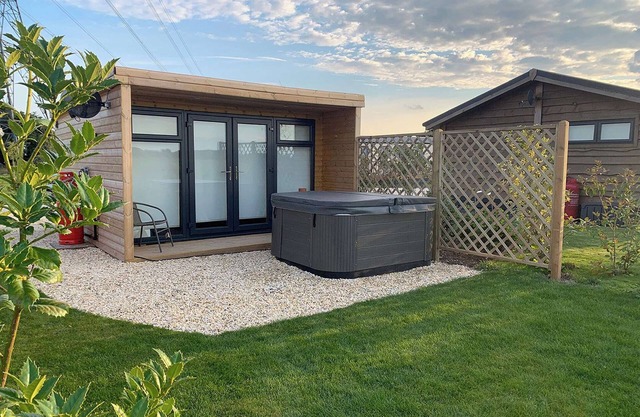 A quirky pod with one double and shower room.