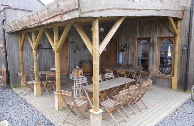 A real old-time western B&b in the Ardennes, room for 4 guests, ensuite bathroom