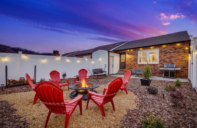 "A River Runs Near It" beautifully updated townhouse in Elizabethton, Tennessee