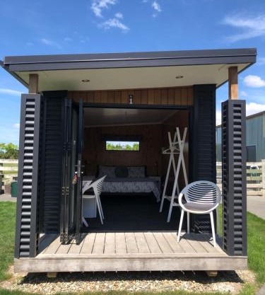 A Rural Retreat cabin with Private bathroom