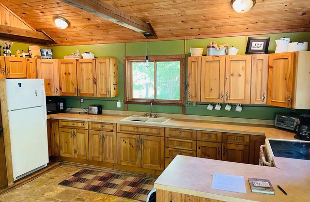 A Rustic Cabin on Long Lake