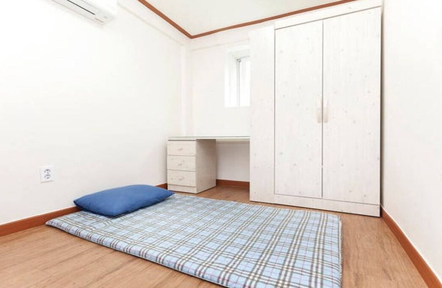 A shiny view fully furnished private studio entire apartment (near SNU)