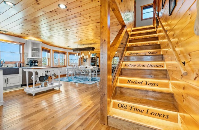 A Song Writers Paradise, Hot Tub Once Owned By Dolly Parton