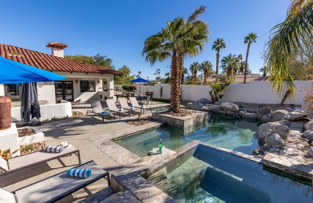 A sophisticated 3BD/3BA villa in the desirable Little Tuscany neighborhood .