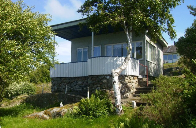 A summer cottage on the west coast of Gothenburg archipelago with private beach