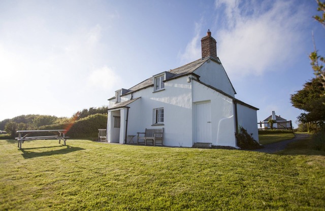 A Traditional Cornish Farm Cottage With Spectacular Coast Views