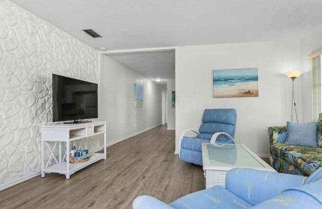 A Treasure Coast hideaway!nn