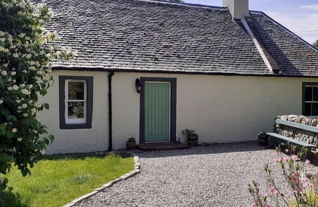 A truly outstanding Highland cottage in a delightful location.