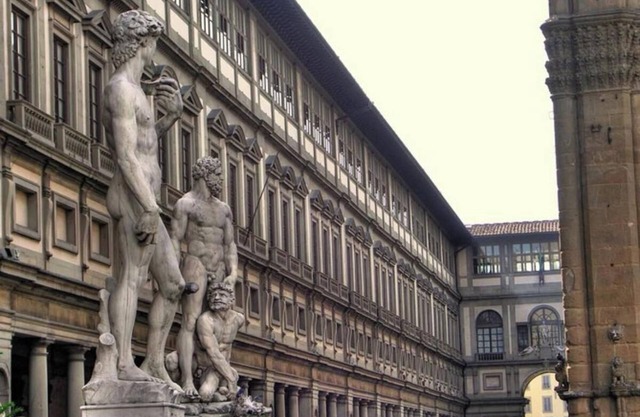 A unique apartment in the historic center next to Palazzo Vecchio