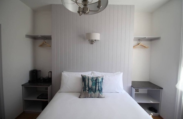 A Unique space in the heart of Canterbury offering 4 suites and 2 rooms