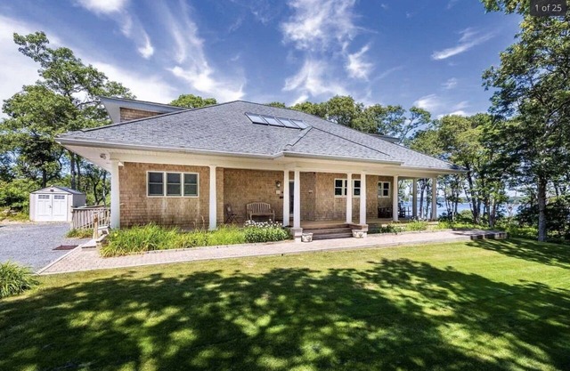 A View Fit for Royalty!nTop Compliments: so clean! fab hot tub! best view!