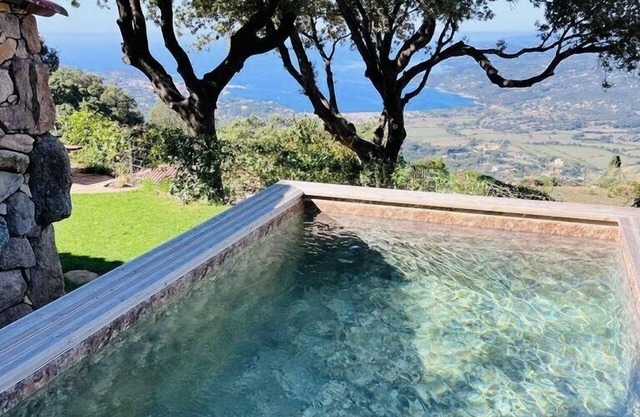 A VIGNA - CASEDDU PETRU GHJASEPPU sea view and swimming pool