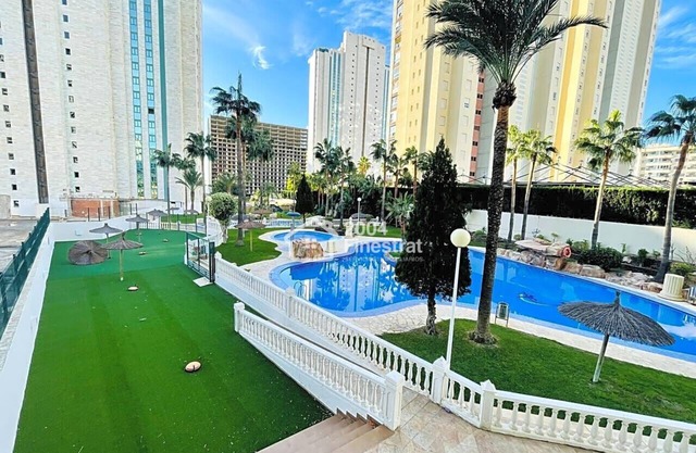 A1056 - Sunny and spacious flat with swimming pool and air conditioning