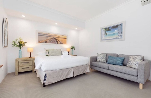 A3 - Modern Apt w/Free Parking + Private Bathroom