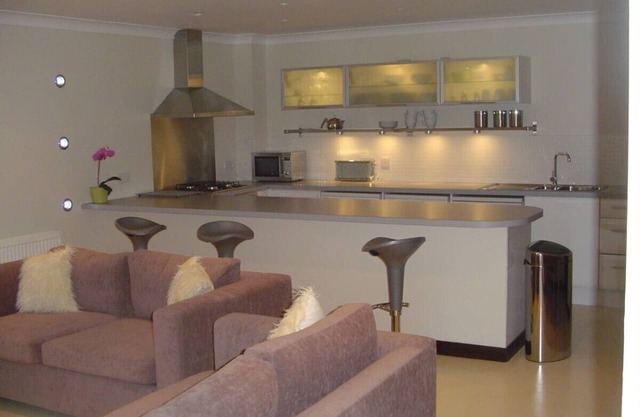 Aaron Glen Apartments - Sheil