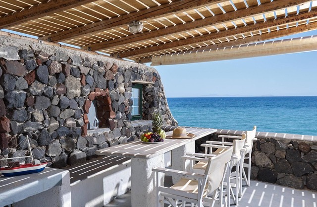 ABELOMILOS EXCLUSIVE VILLA