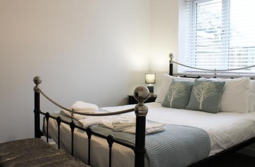 Abingdon - Private Flat with Garden & Parking 02